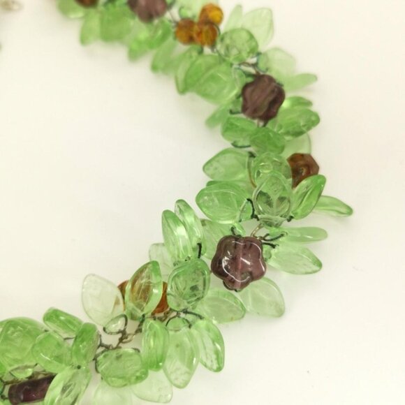 Vintage Mid Century Czech handmade glass bead flower and Green leaves necklace - Picture 4 of 7